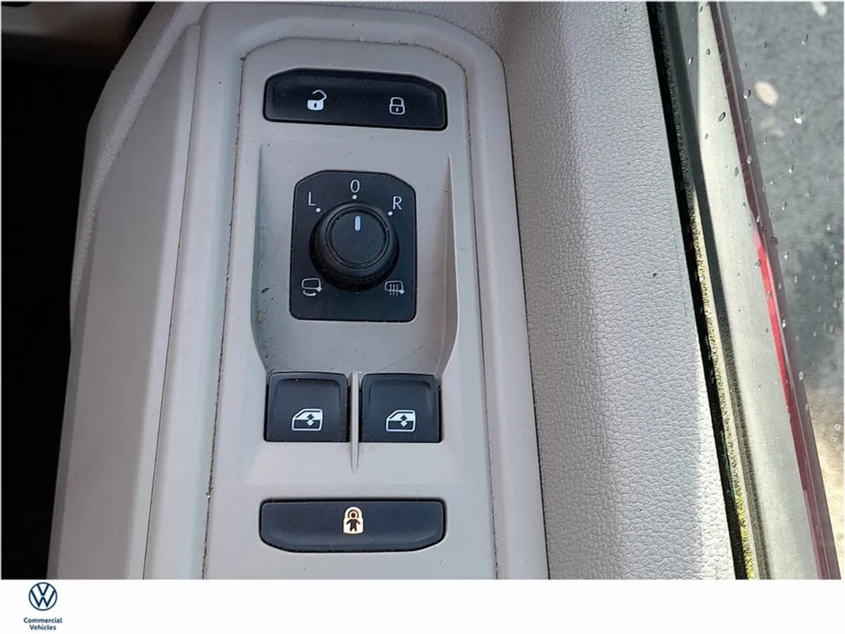 Volkswagen Multivan MPV, Petrol Plug-in Hybrid, 2023, Red