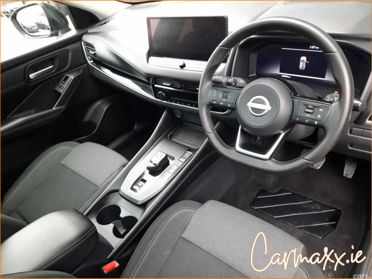 Nissan Qashqai MPV, Petrol, 2024, Black