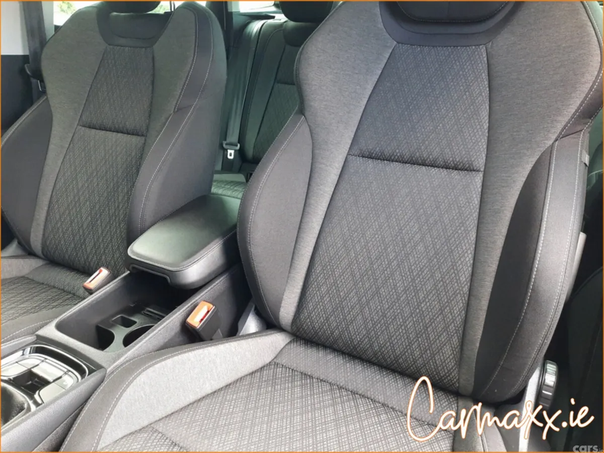 Skoda Karoq SUV, Petrol, 2024, Grey