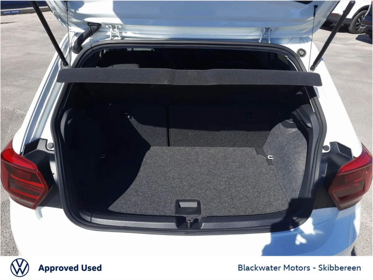 Volkswagen Polo Hatchback, Petrol, 2022, White