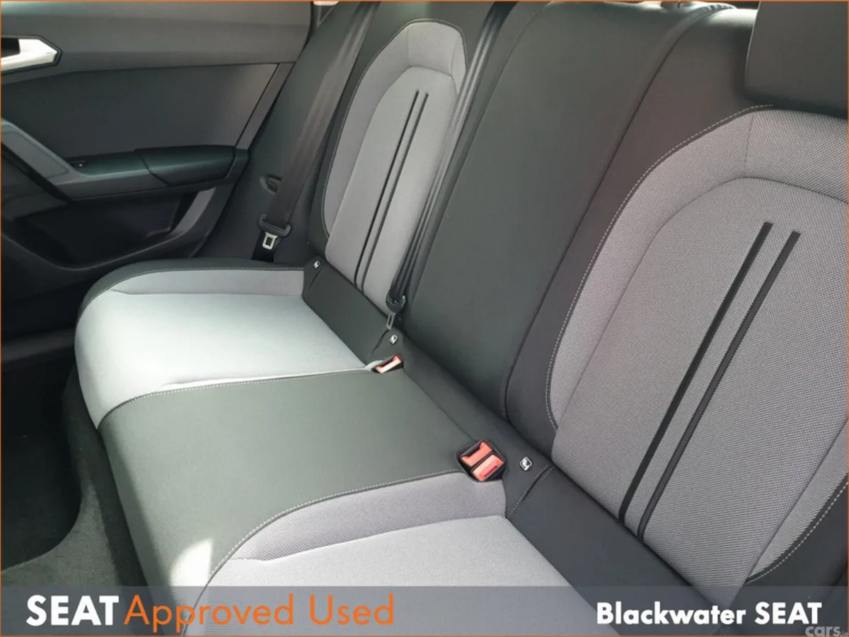 SEAT Leon Hatchback, Diesel, 2026, Blue