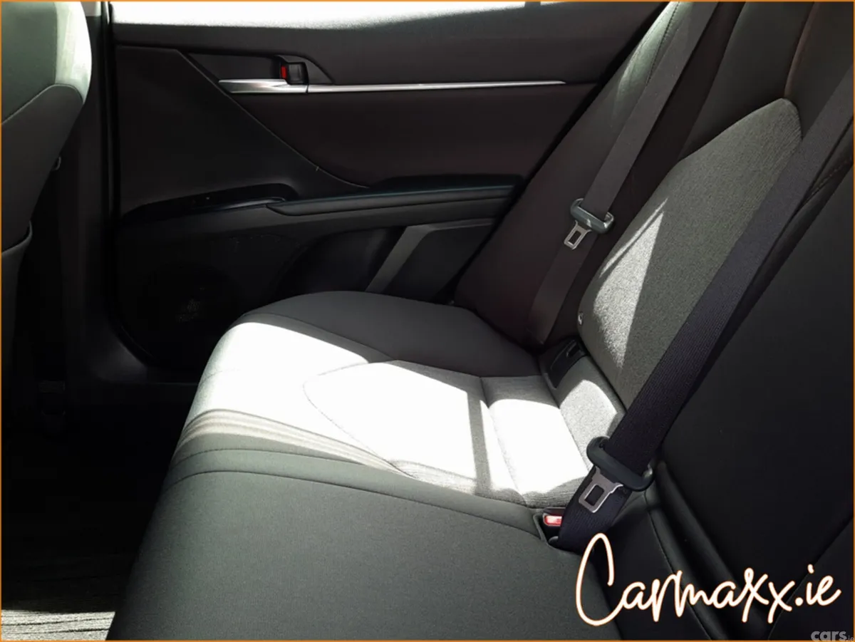 Toyota Camry Hatchback, Petrol, 2020, White