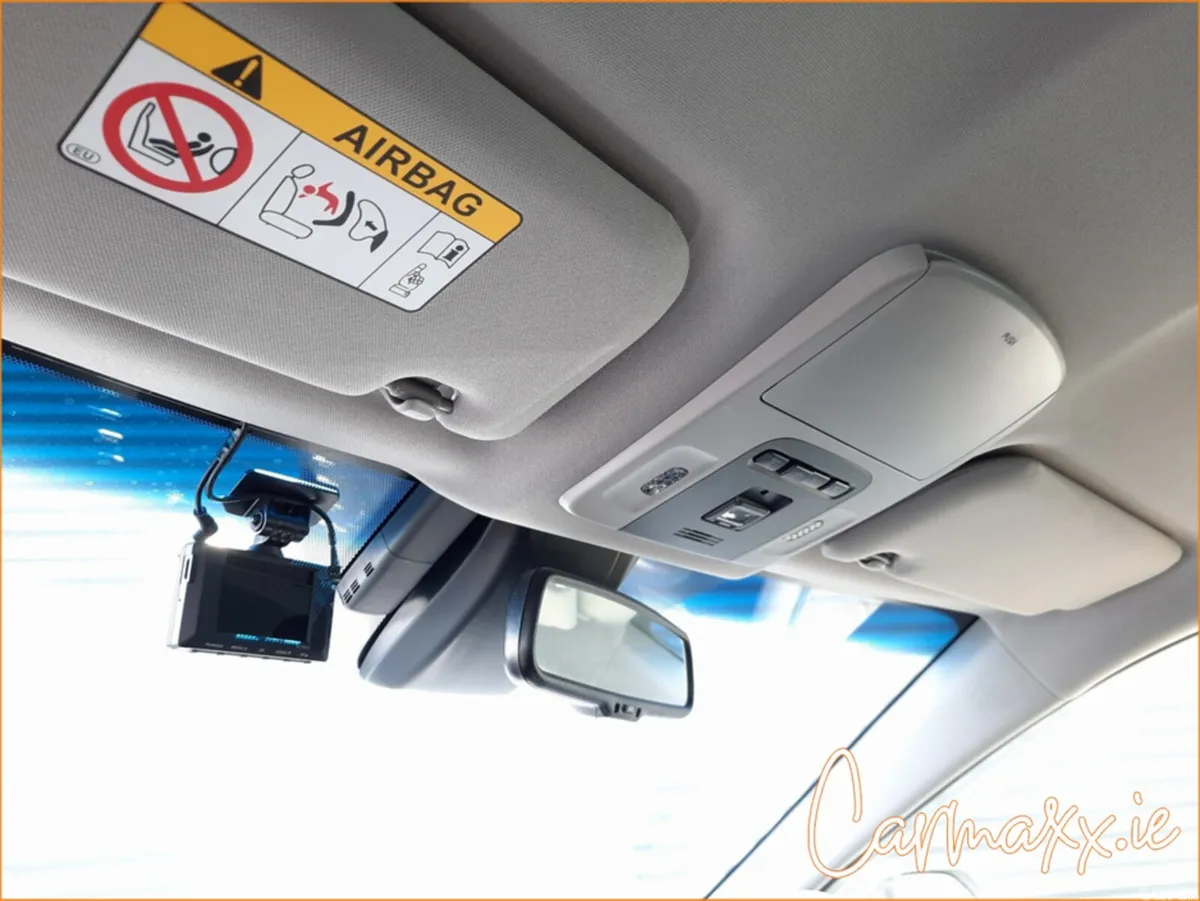 Toyota Camry Hatchback, Petrol, 2020, White