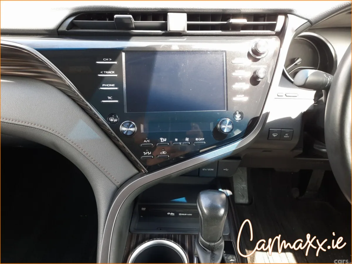 Toyota Camry Hatchback, Petrol, 2020, White