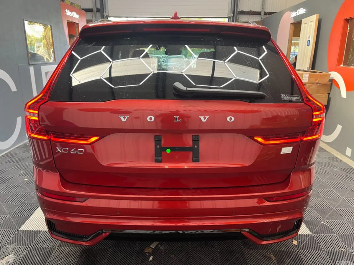 Volvo XC60 SUV, Petrol Plug-in Hybrid, 2024, Red