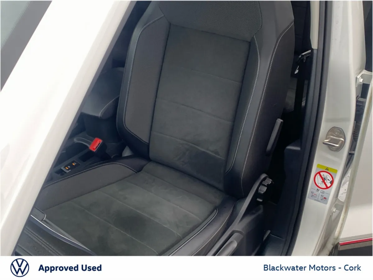 Volkswagen T-Roc SUV, Petrol, 2023, White