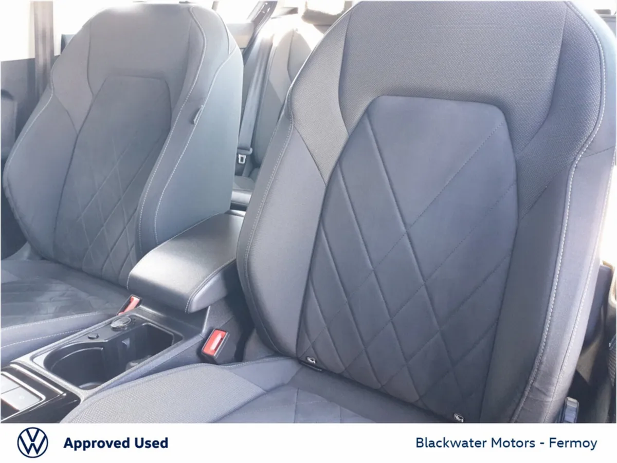 Volkswagen Golf Estate, Diesel, 2023, Black