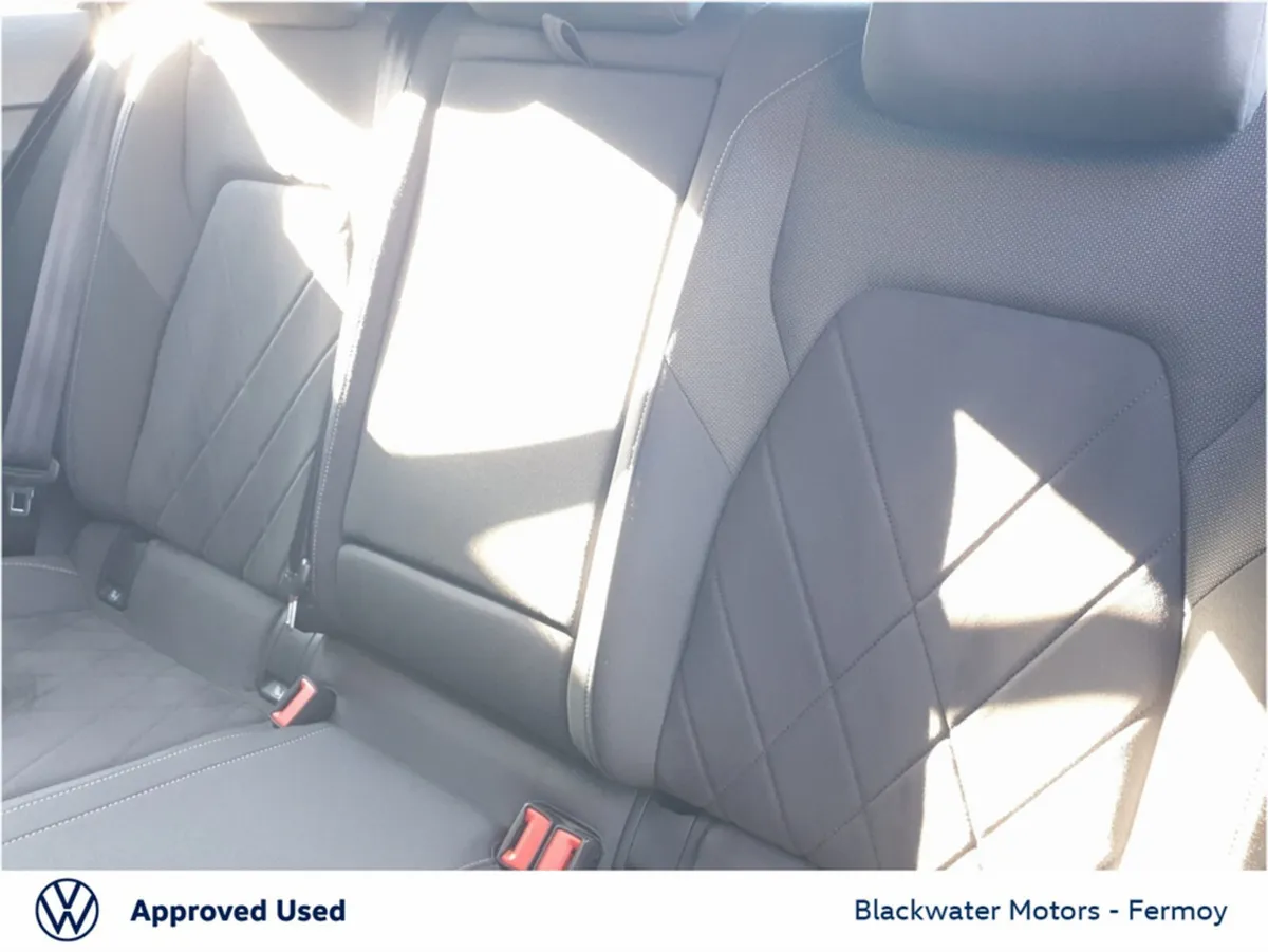Volkswagen Golf Estate, Diesel, 2023, Black