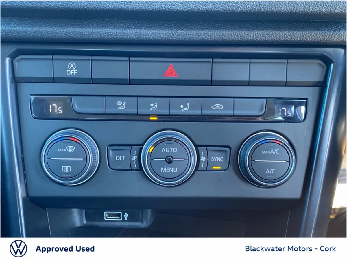 Volkswagen T-Roc Estate, Petrol, 2018, White