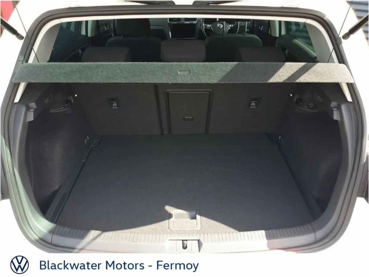 Volkswagen Golf Hatchback, Petrol, 2019, White