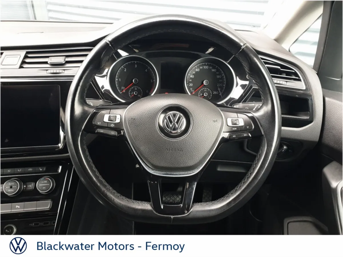 Volkswagen Touran Hatchback, Diesel, 2019, White