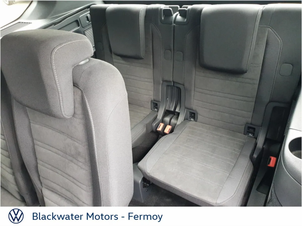 Volkswagen Touran Hatchback, Diesel, 2019, White