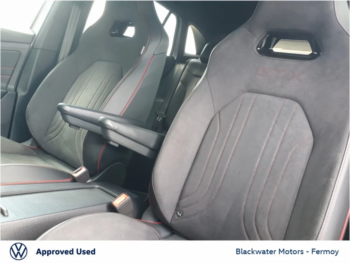 Volkswagen ID.4 Hatchback, Electric, 2025, Black