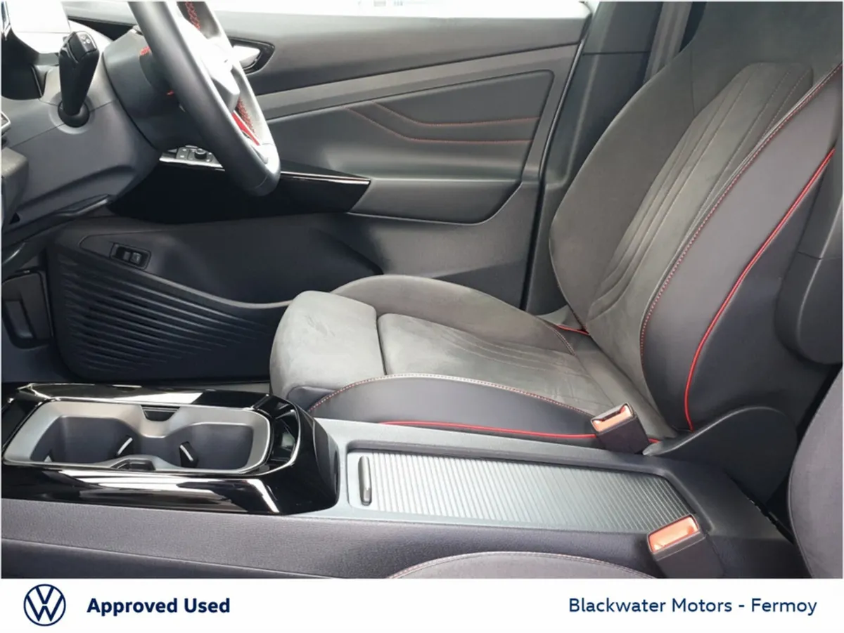Volkswagen ID.4 Hatchback, Electric, 2025, Black