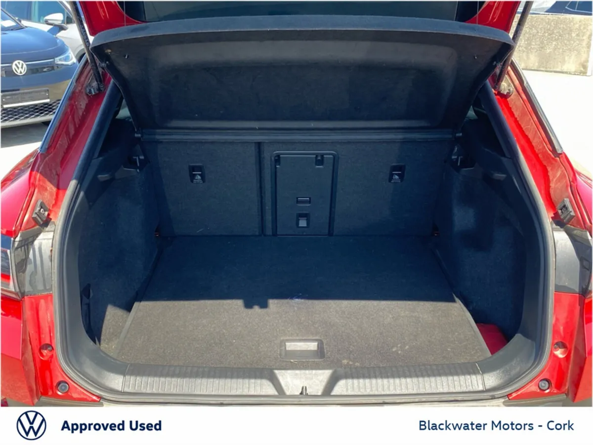 Volkswagen ID.4 Estate, Electric, 2023, Red