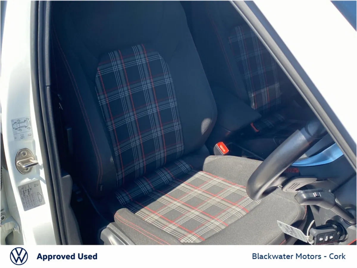 Volkswagen Polo Hatchback, Petrol, 2019, White