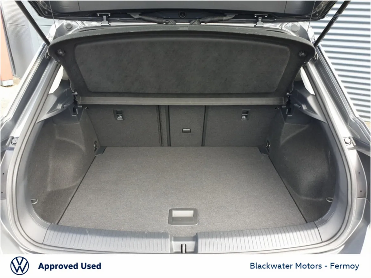 Volkswagen T-Roc SUV, Petrol, 2023, Grey
