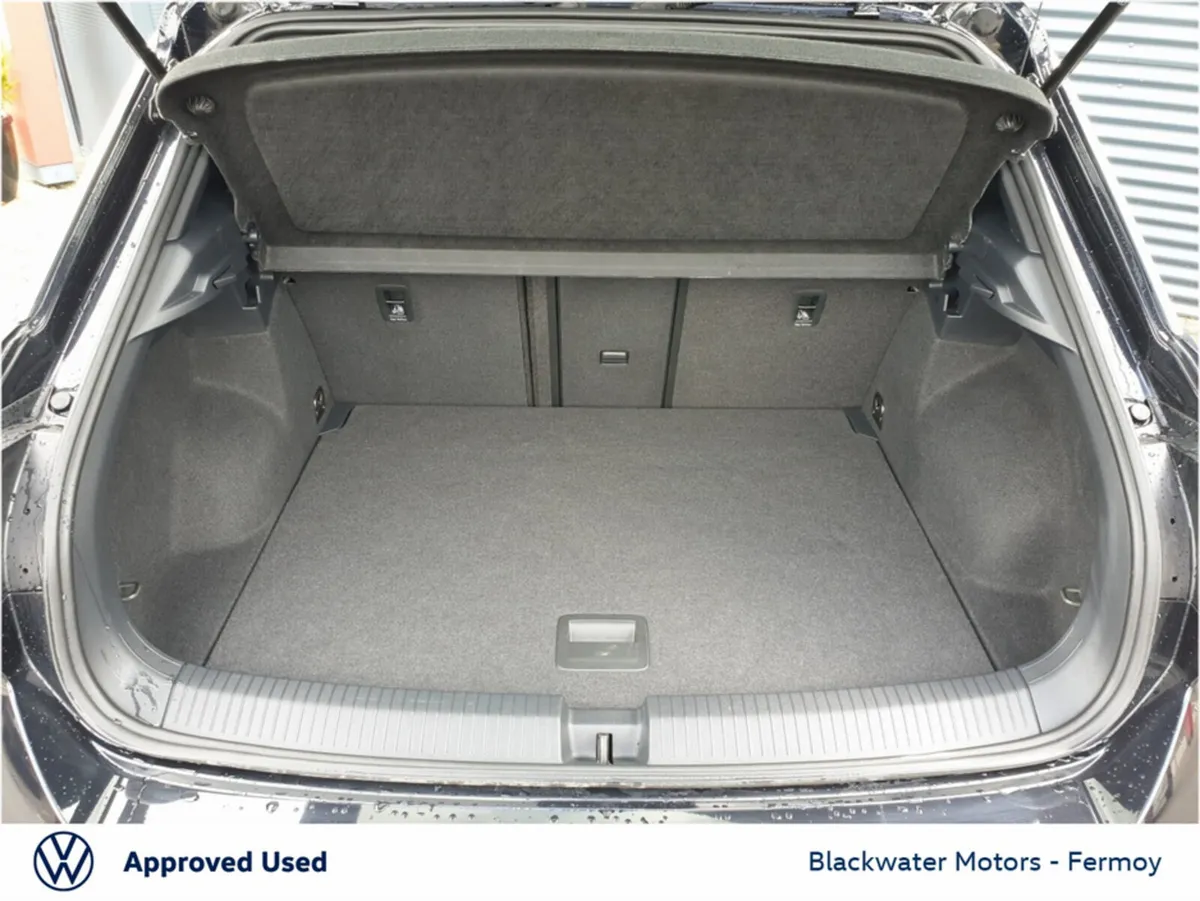 Volkswagen T-Roc SUV, Petrol, 2023, Black