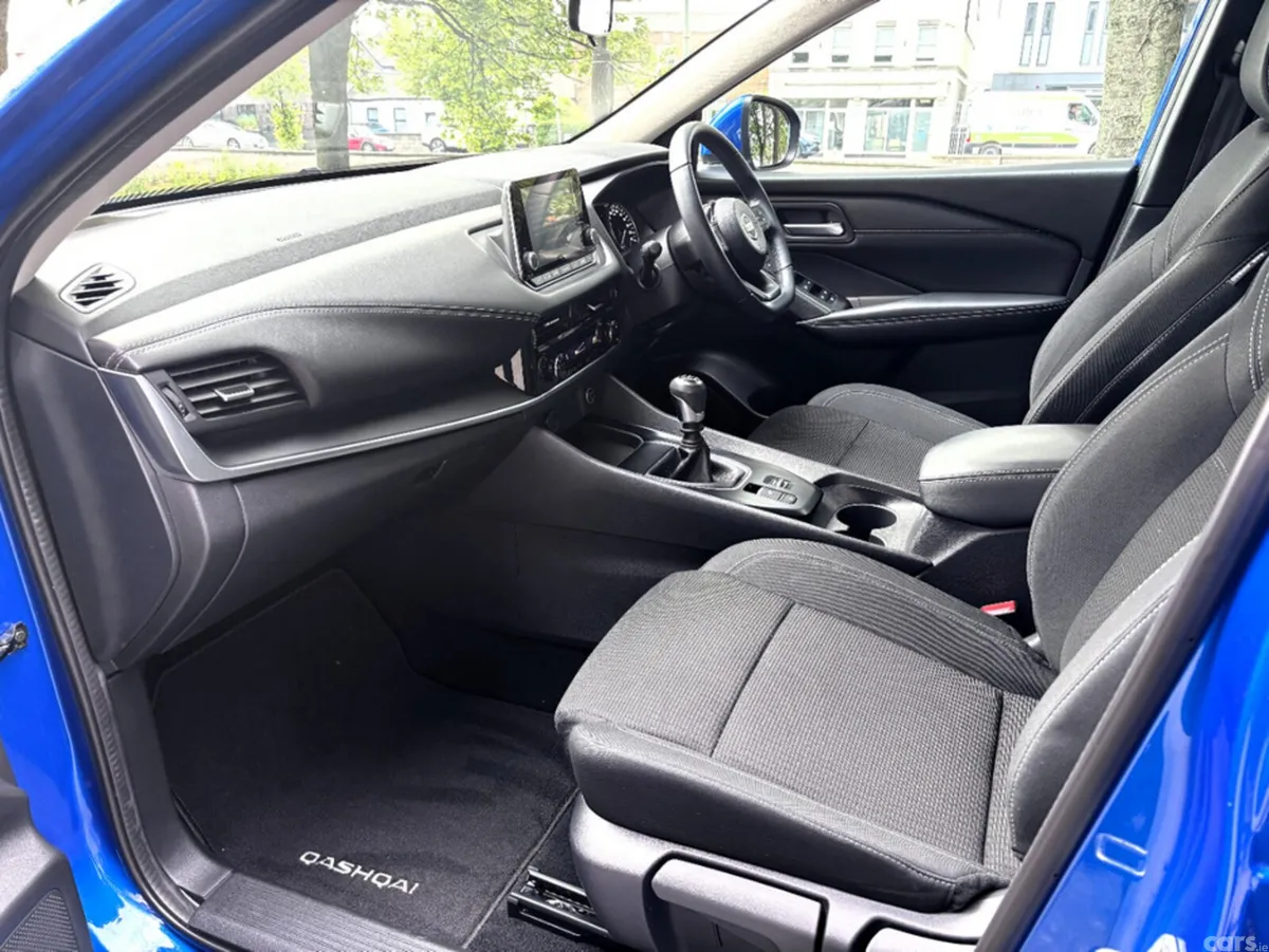 Nissan Qashqai MPV, Petrol, 2022, Blue