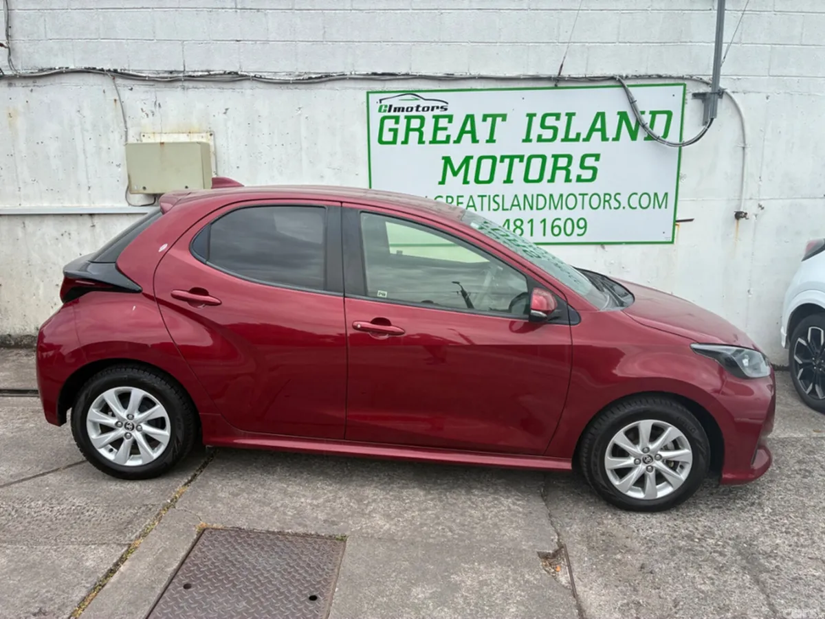 Toyota Yaris Hatchback, Petrol, 2021, Red