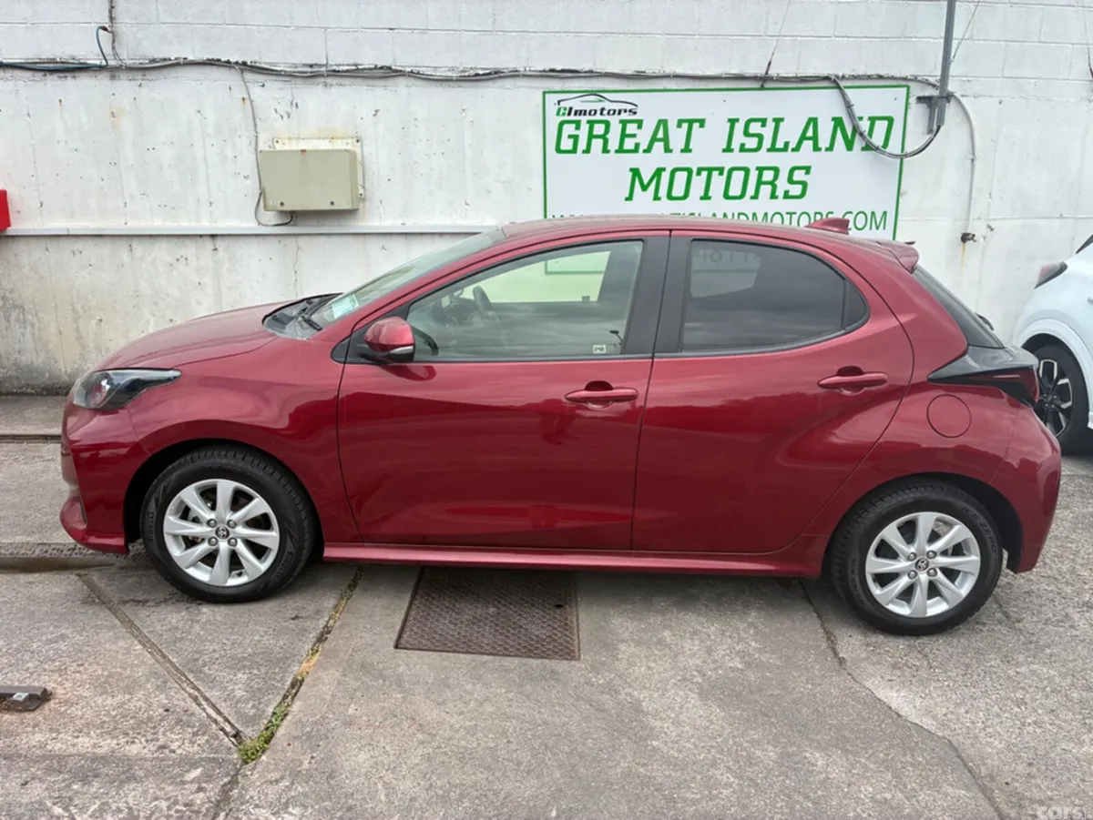 Toyota Yaris Hatchback, Petrol, 2021, Red
