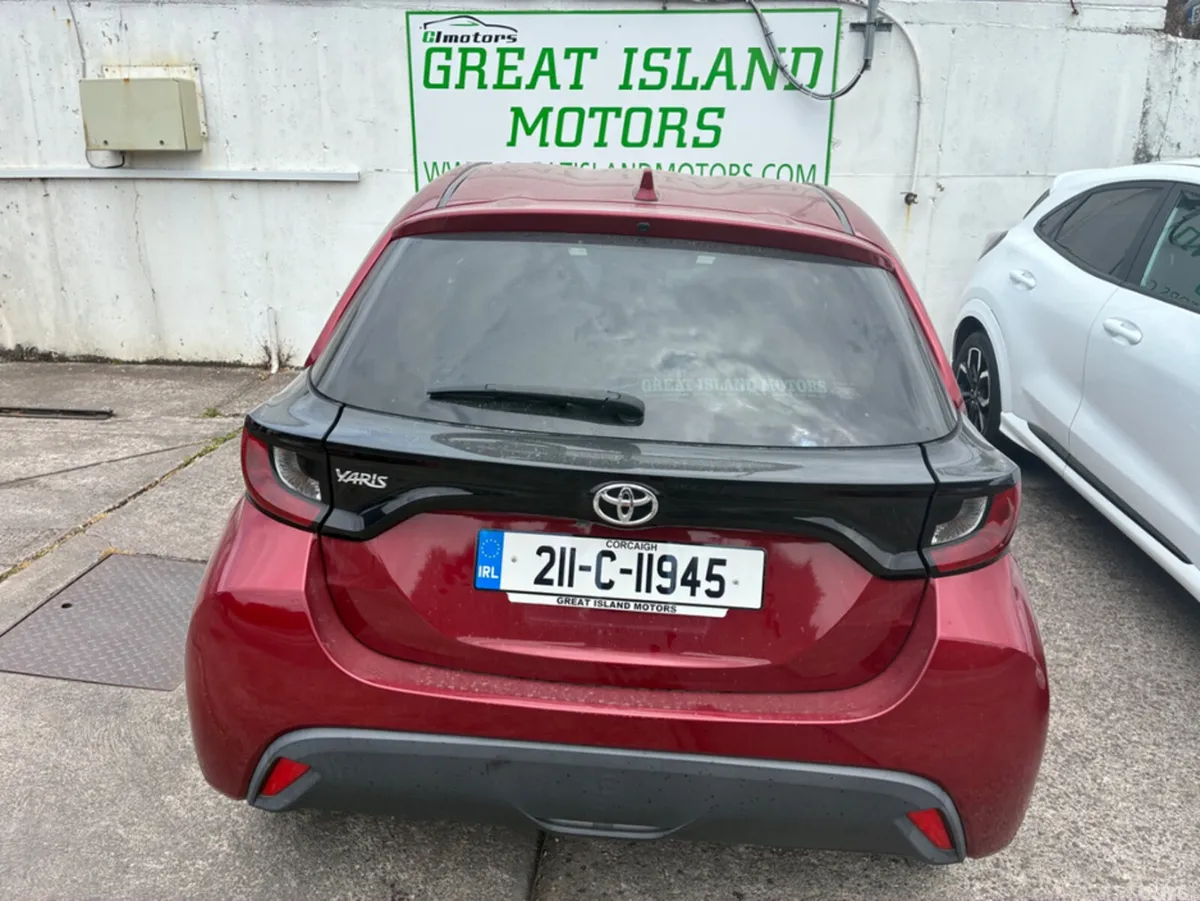 Toyota Yaris Hatchback, Petrol, 2021, Red