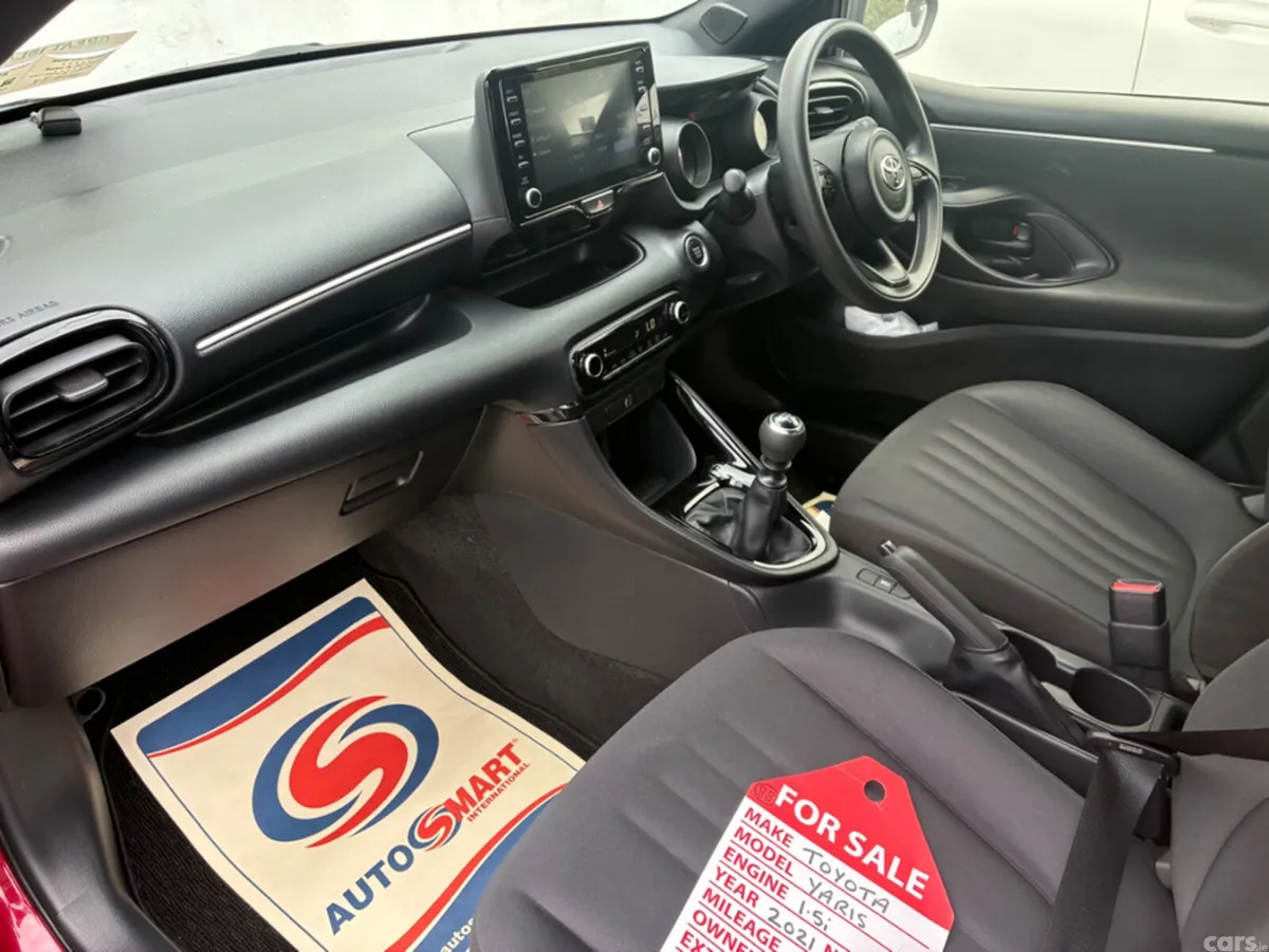 Toyota Yaris Hatchback, Petrol, 2021, Red