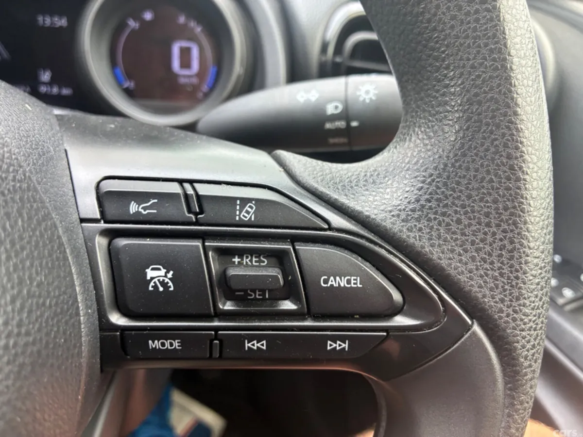 Toyota Yaris Hatchback, Petrol, 2021, Red