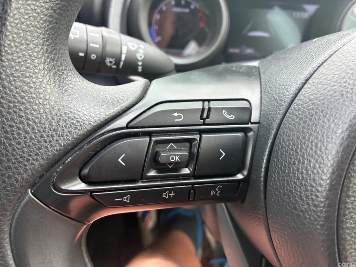Toyota Yaris Hatchback, Petrol, 2021, Red