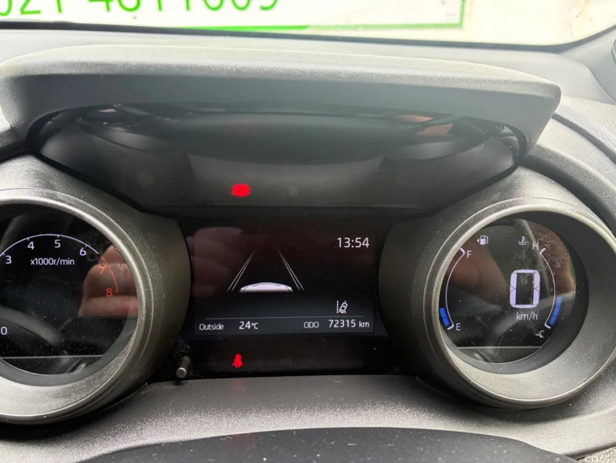 Toyota Yaris Hatchback, Petrol, 2021, Red