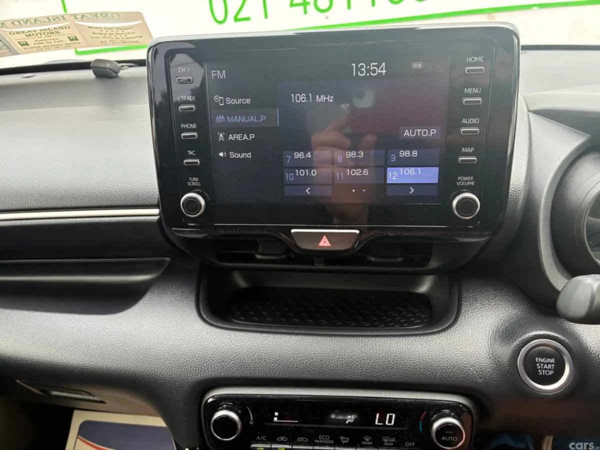 Toyota Yaris Hatchback, Petrol, 2021, Red