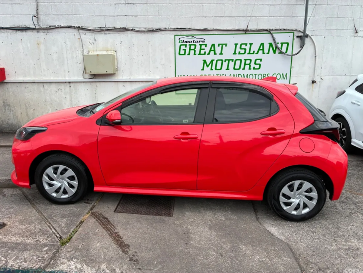 Toyota Yaris Hatchback, Petrol, 2020, Red