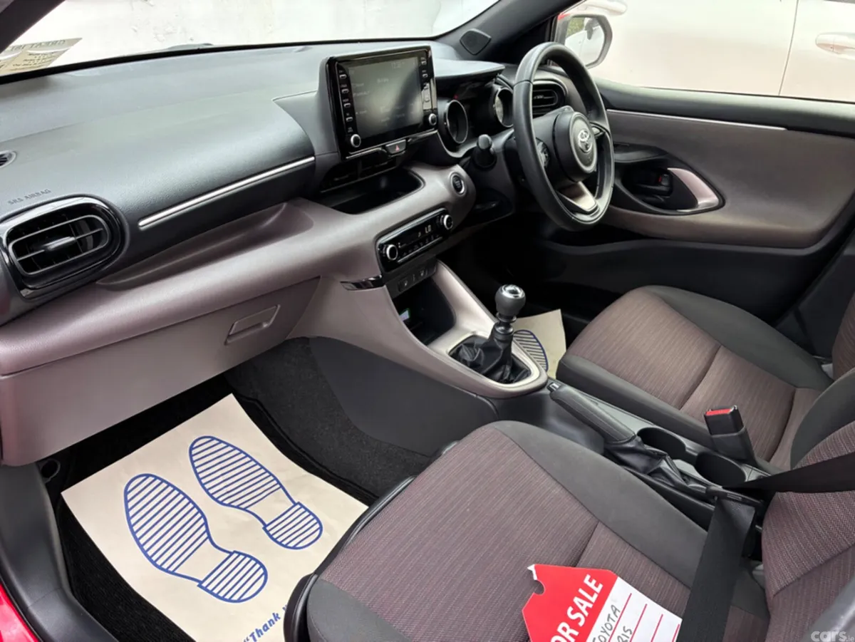 Toyota Yaris Hatchback, Petrol, 2020, Red