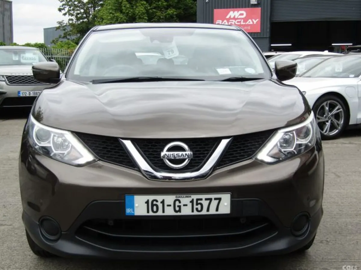 Nissan Qashqai MPV, Petrol, 2016, Brown