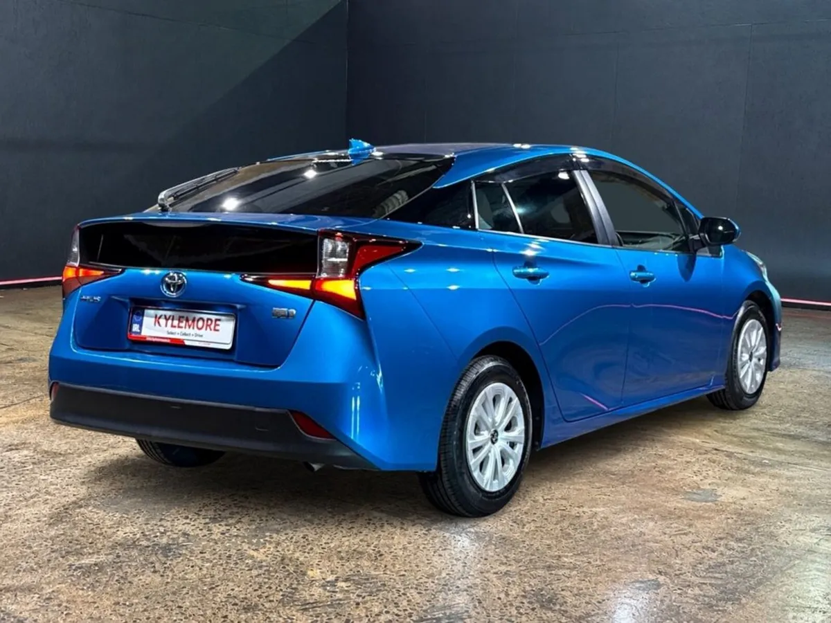 Toyota Prius Hatchback, Petrol Hybrid, 2022, Blue