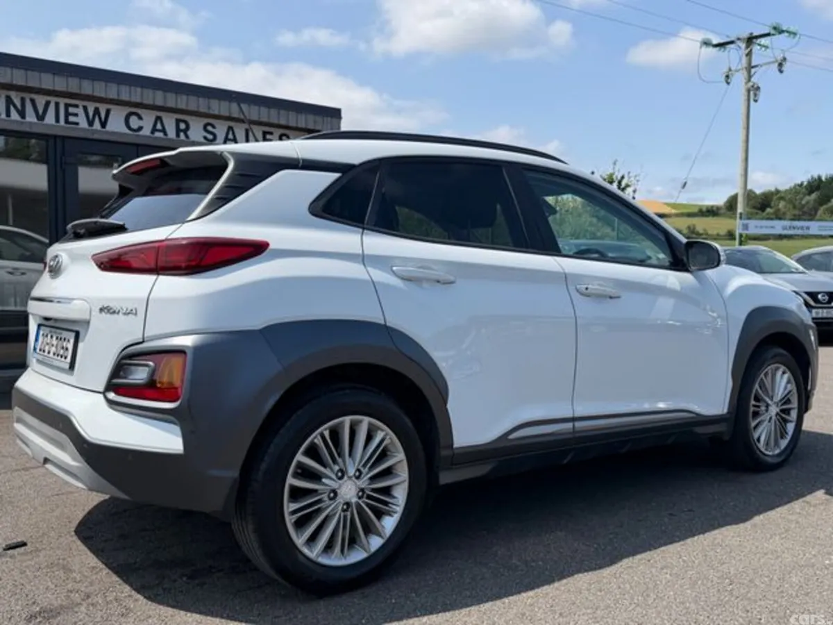 Hyundai KONA MPV, Petrol, 2021, White