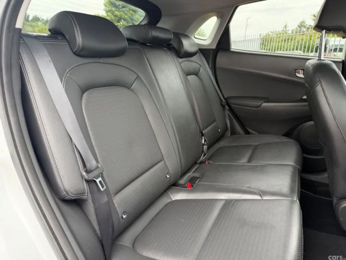 Hyundai KONA MPV, Petrol, 2021, White