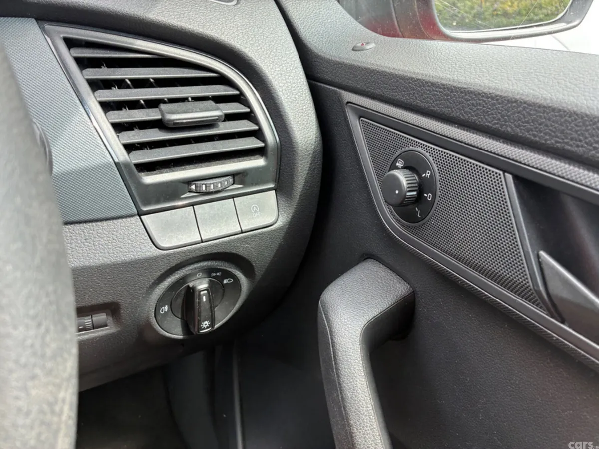 Skoda Fabia Hatchback, Petrol, 2017, Red