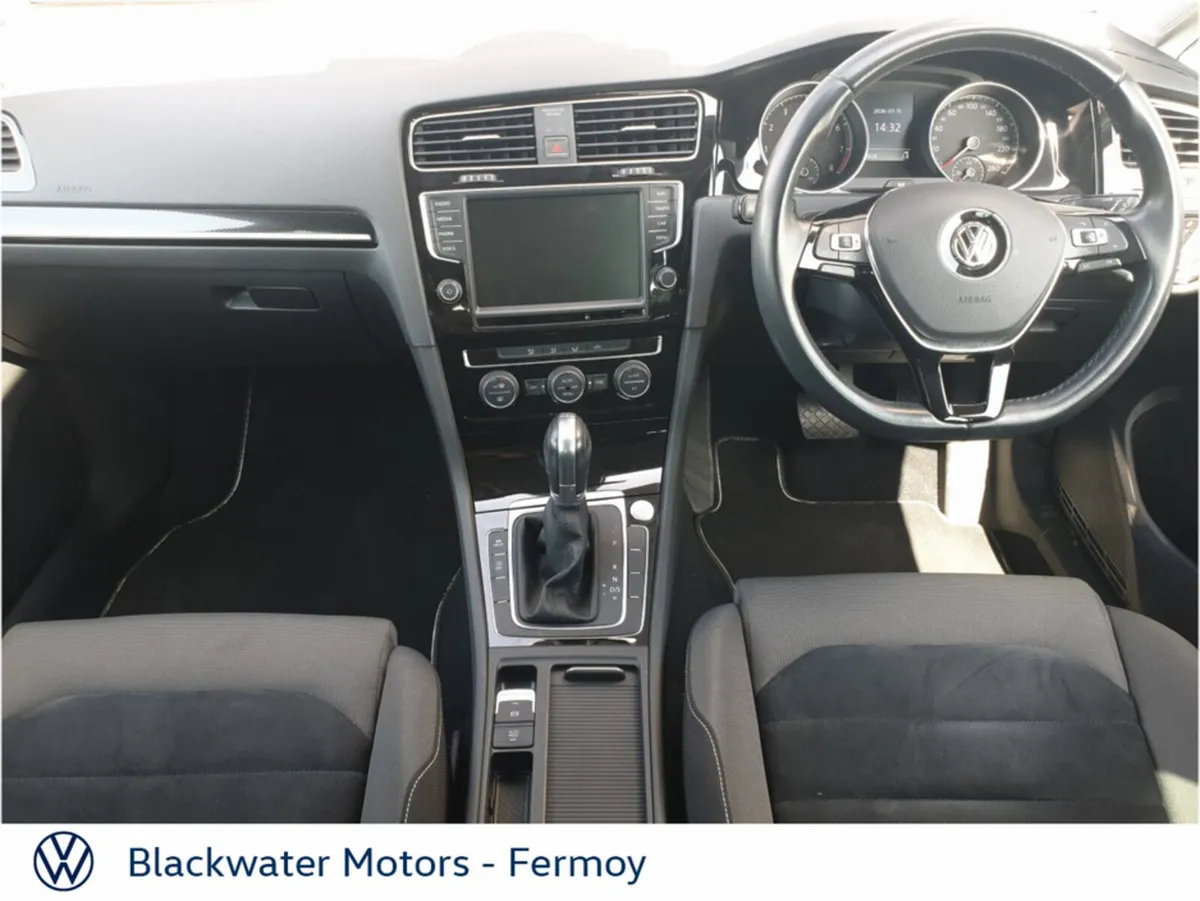 Volkswagen Golf Hatchback, Petrol, 2017, White