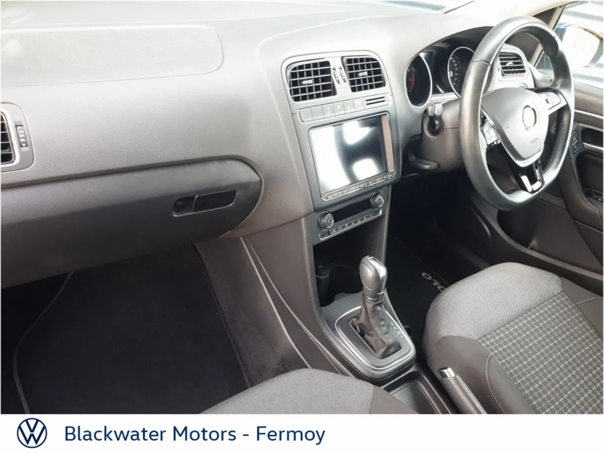 Volkswagen Polo Hatchback, Petrol, 2017, Blue