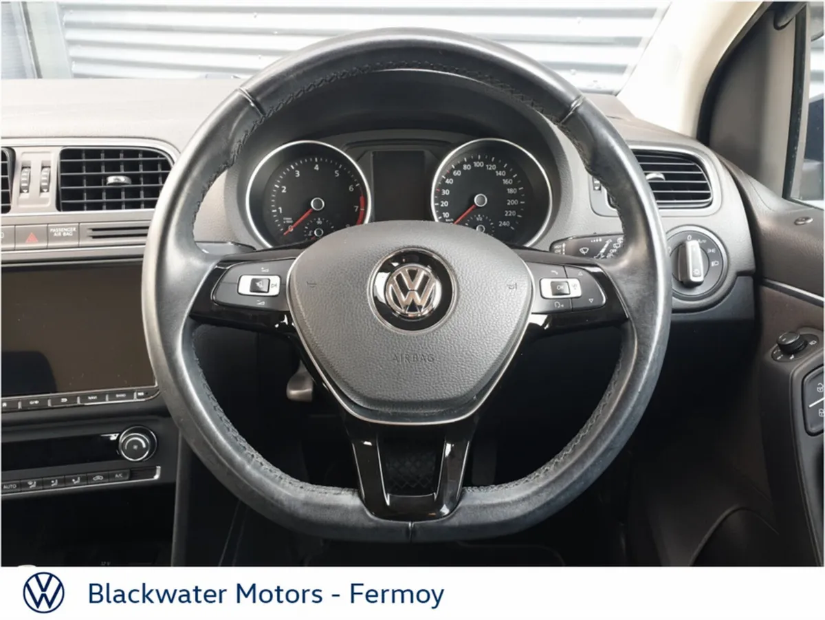 Volkswagen Polo Hatchback, Petrol, 2017, Blue