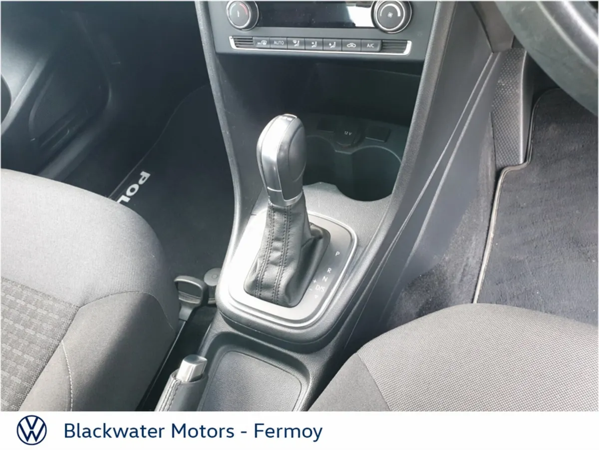 Volkswagen Polo Hatchback, Petrol, 2017, Blue