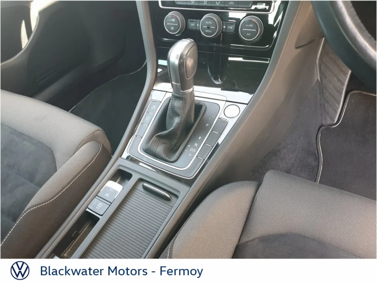 Volkswagen Golf Hatchback, Petrol, 2017, White