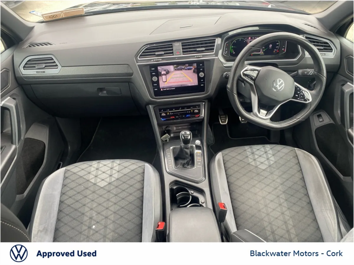 Volkswagen Tiguan Hatchback, Diesel, 2023, Black