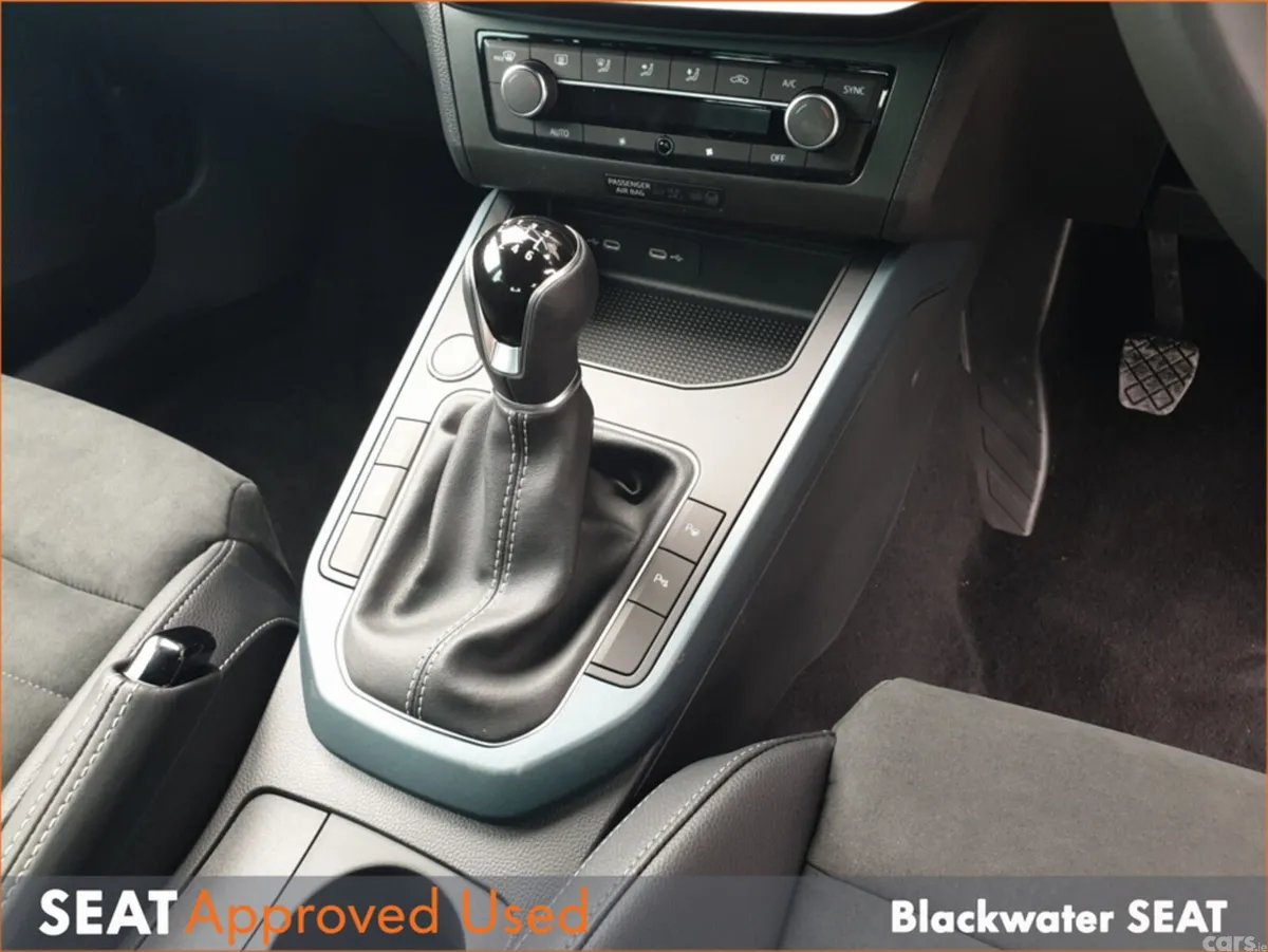 SEAT Arona Hatchback, Petrol, 2024, Black