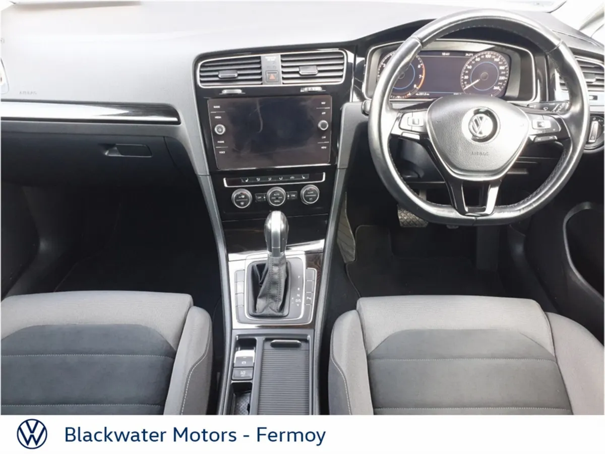 Volkswagen Golf Estate, Petrol, 2019, Red