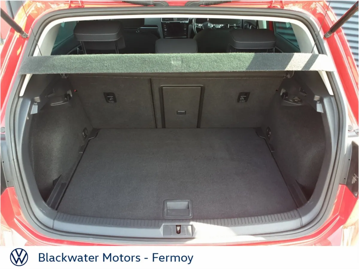 Volkswagen Golf Estate, Petrol, 2019, Red