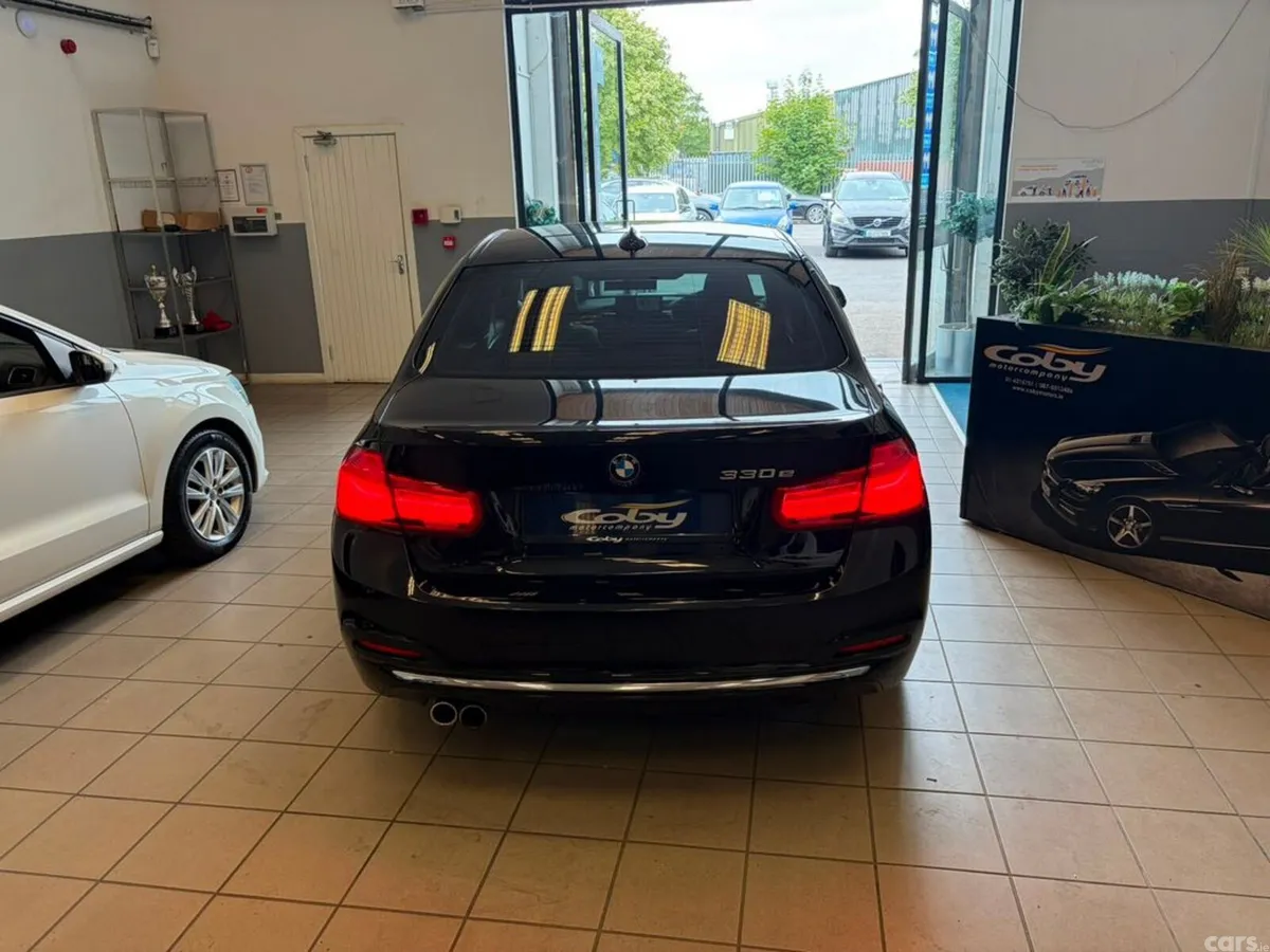 BMW 3-Series Saloon, Petrol Plug-in Hybrid, 2016, Black