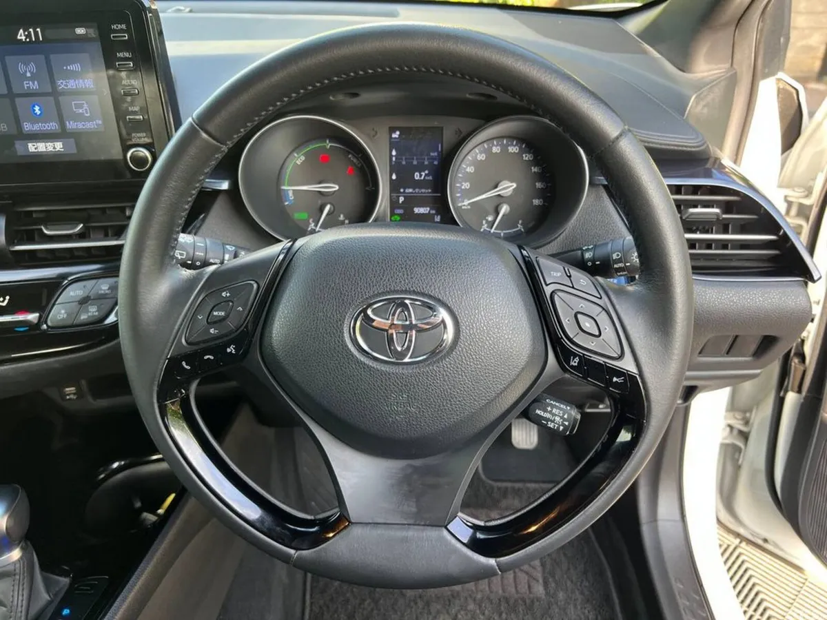 Toyota C-HR SUV, Petrol Hybrid, 2021, White