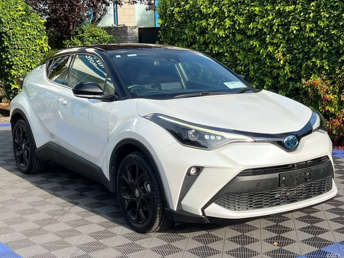 Toyota C-HR SUV, Petrol Hybrid, 2021, White